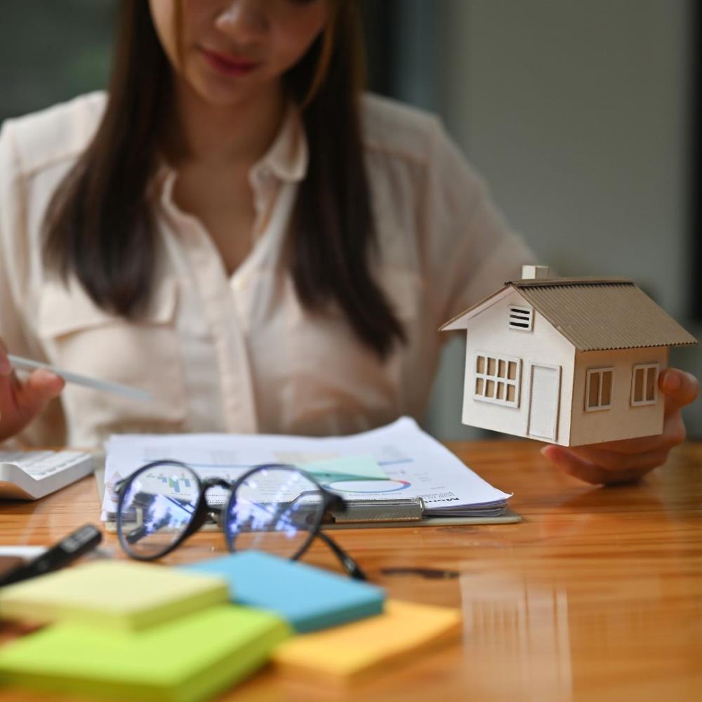 Couple exploring refinancing options