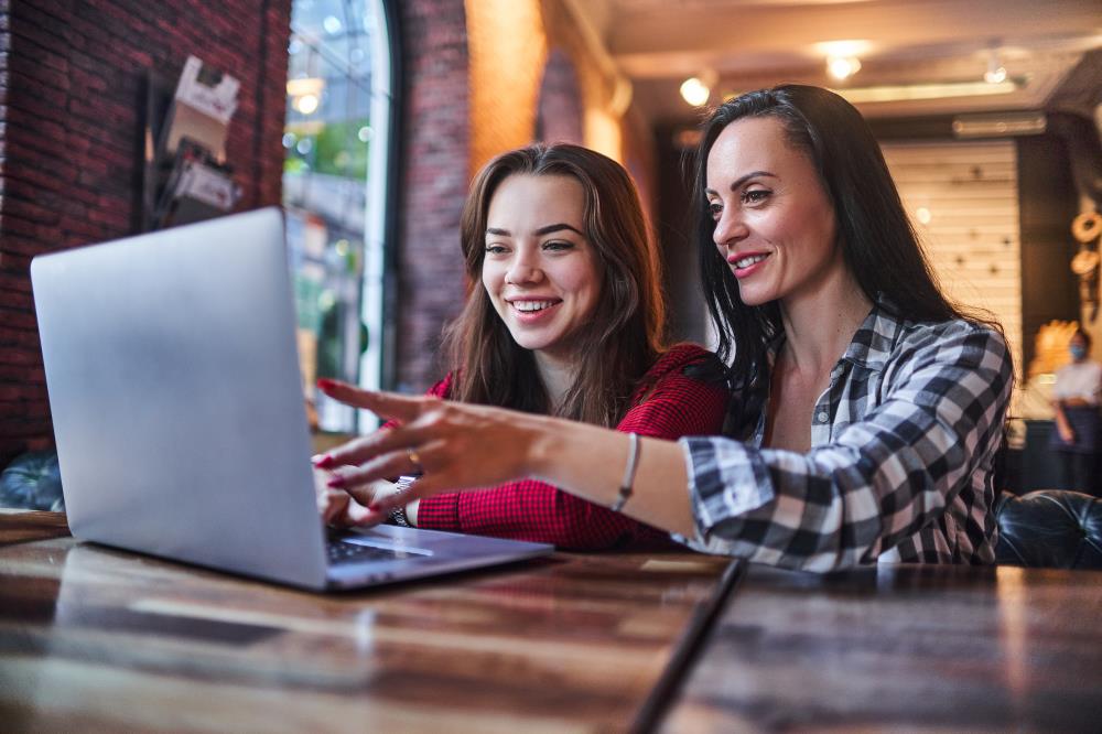7 Savvy Skills Teens Learn from a Student Checking Account